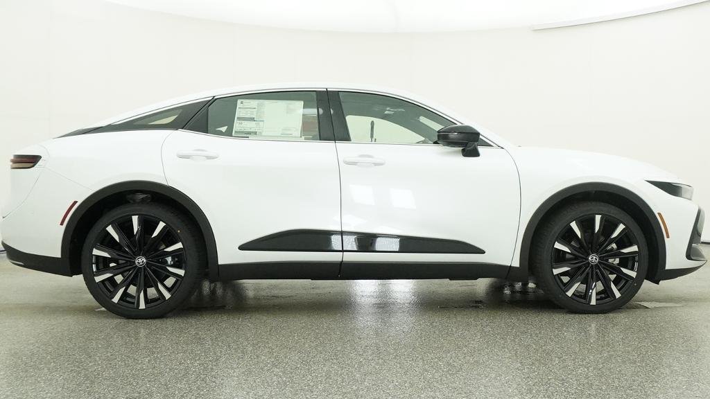 New 2026 Oxygen White Toyota Platinum image 14