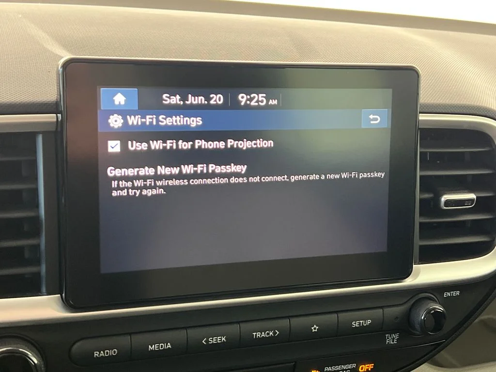 Used 2023 White Hyundai SEL image 21
