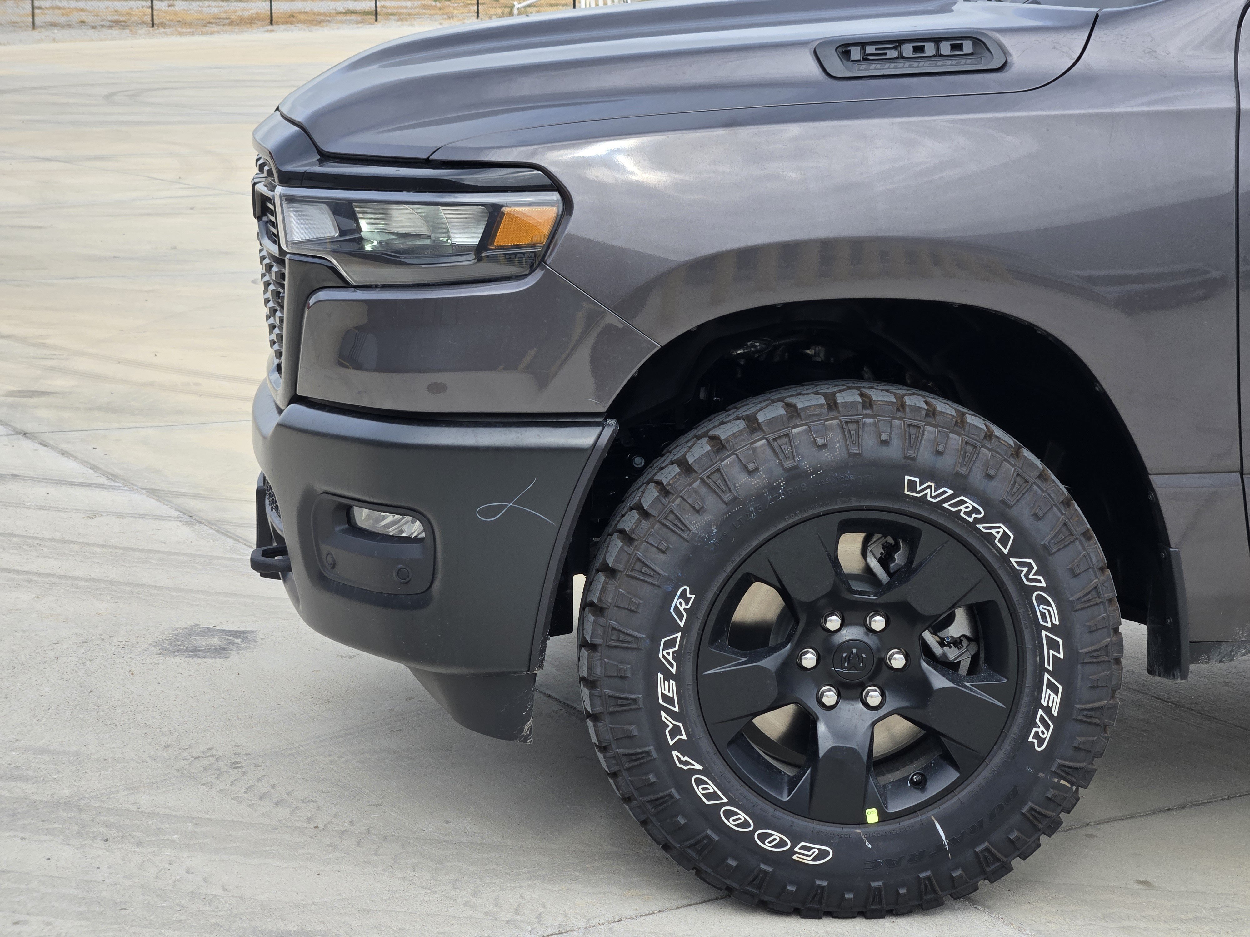 New 2026 Granite Crystal Metallic Clear-Coat Exterior Paint RAM Warlock image 6
