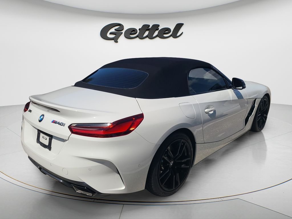 Used 2023 White BMW sDrive M40i image 4