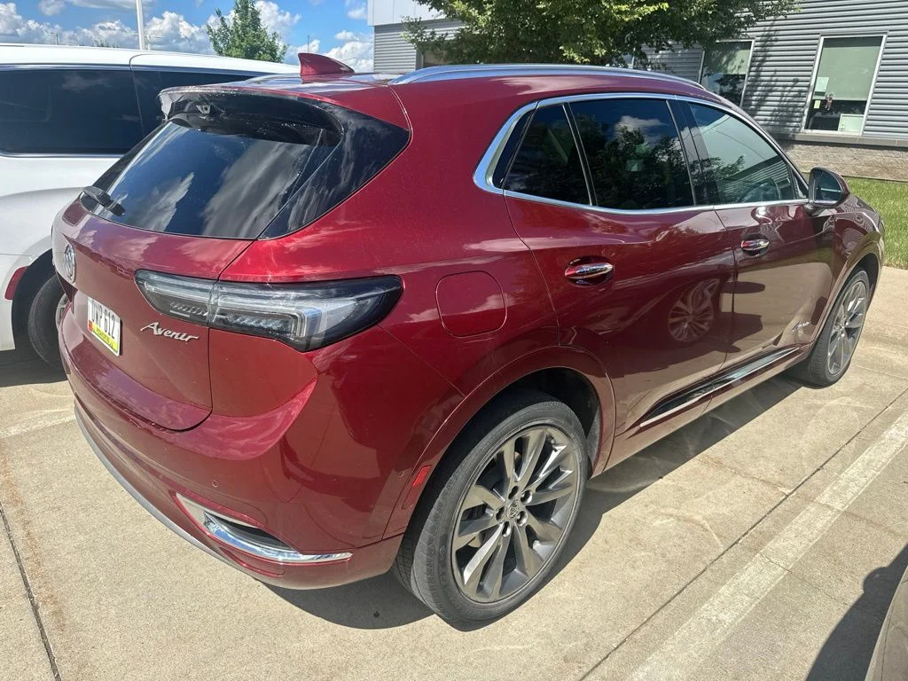 Used 2022 Red Buick Avenir image 5