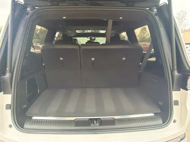 Used 2022 White Jeep Series II image 11
