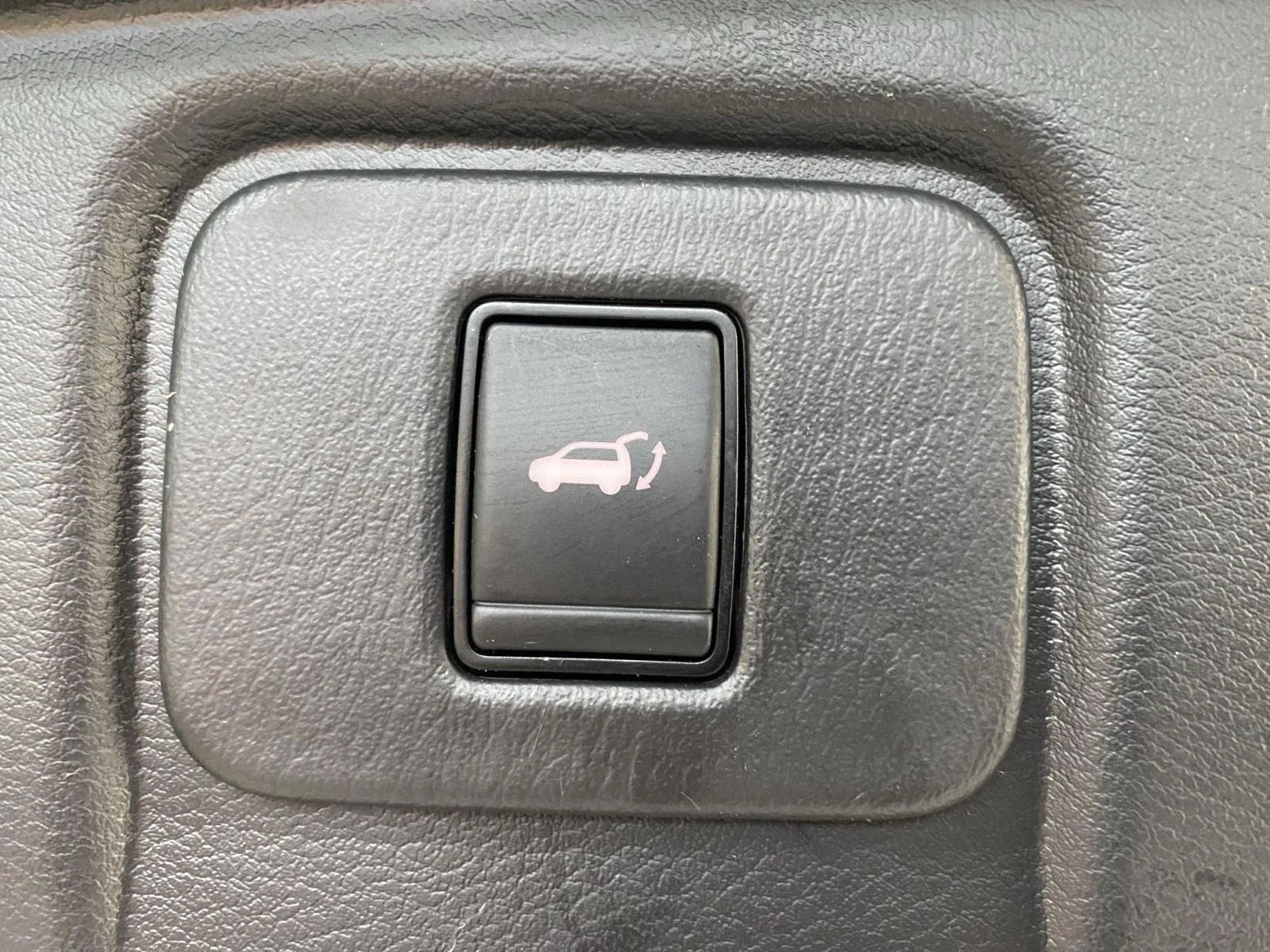 Used 2023 Gun Metallic Nissan SL image 8