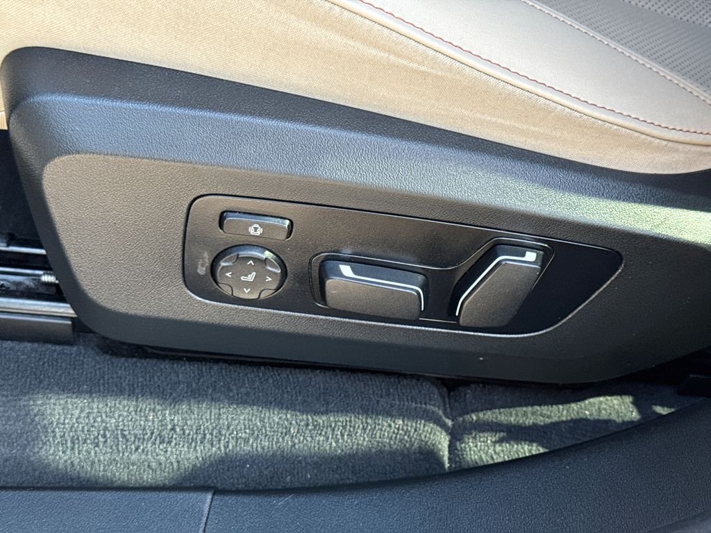 Used 2025 Gray BMW 30 xDrive image 27