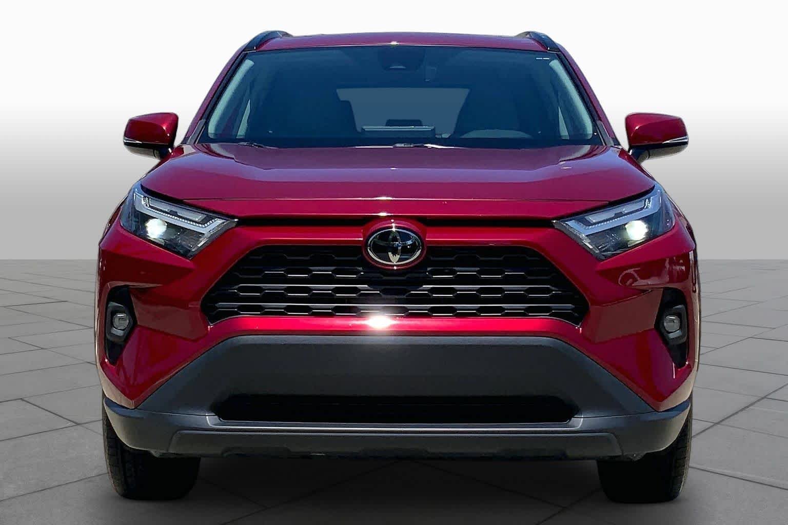 Used 2024 Ruby Flare Pearl Toyota XLE Premium image 4