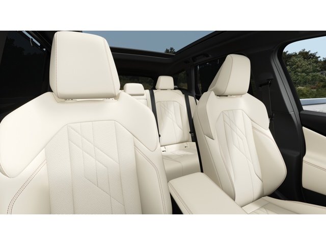 New 2026 White Metallic BMW 30 xDrive image 11