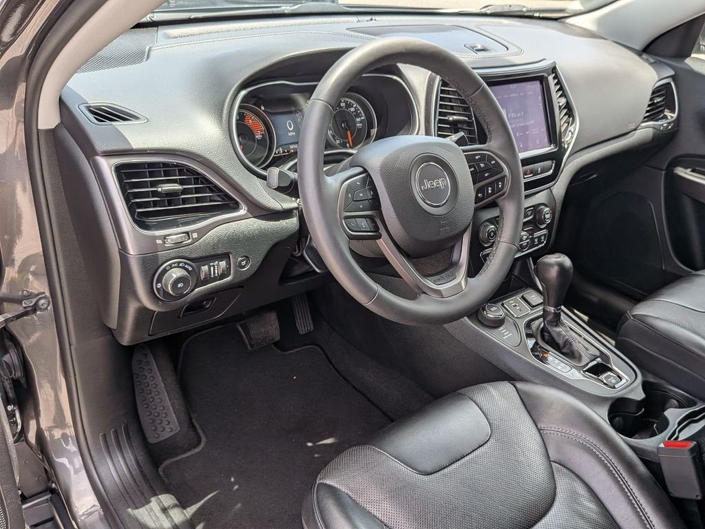 Used 2022 Gray Jeep Limited image 35