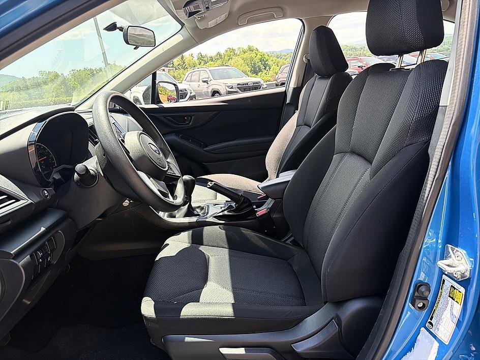 Used 2022 Ocean Blue Pearl Subaru Base image 11