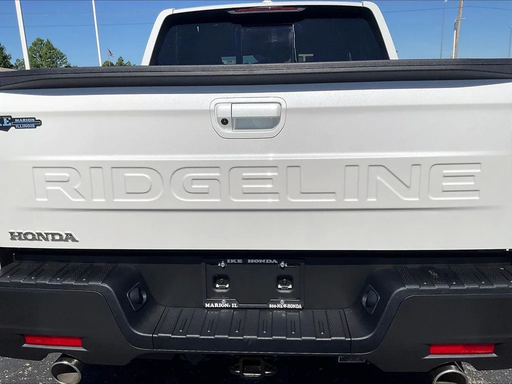 New 2026 Platinum White Pearl Honda RTL image 25