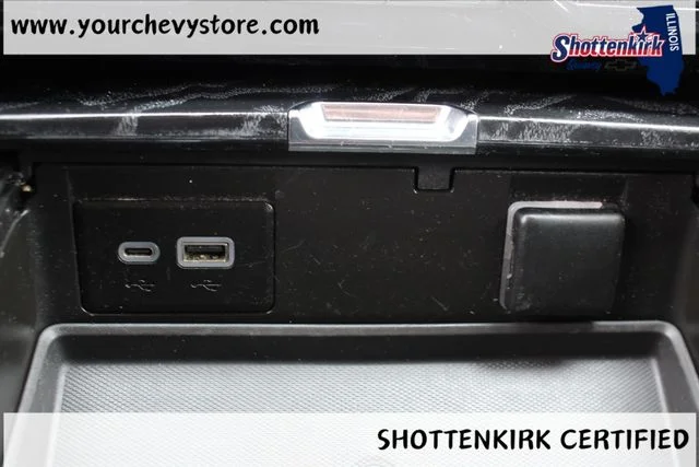 Used 2023 Silver GMC Denali image 40
