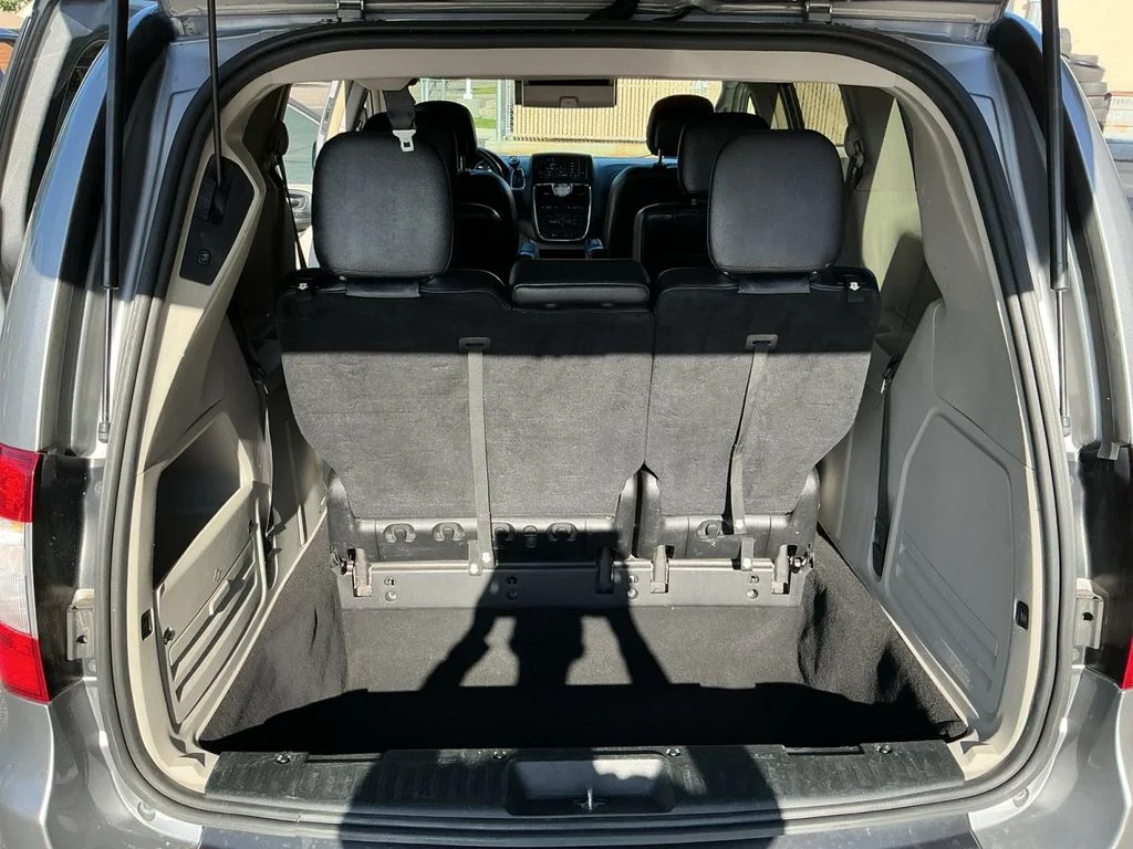 Used 2016 Silver Chrysler Touring image 22