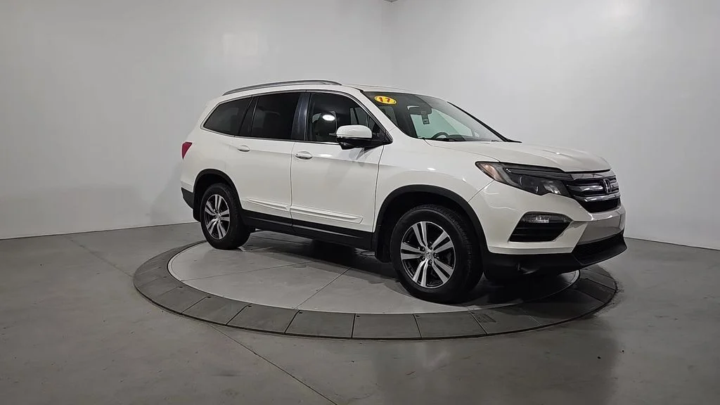 Used 2017 White Honda EX-L image 7