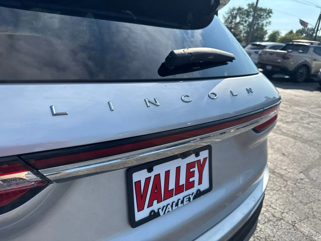 Used 2020 Silver Lincoln Standard image 46