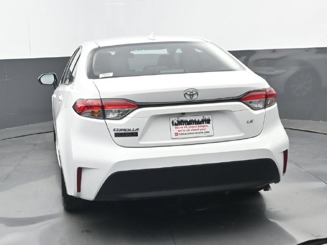 Used 2025 Ice Cap Toyota LE image 19