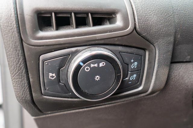 Used 2014 White Ford S image 17