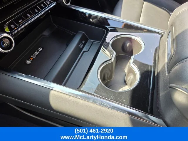 Used 2025 Summit White Chevrolet LT image 25