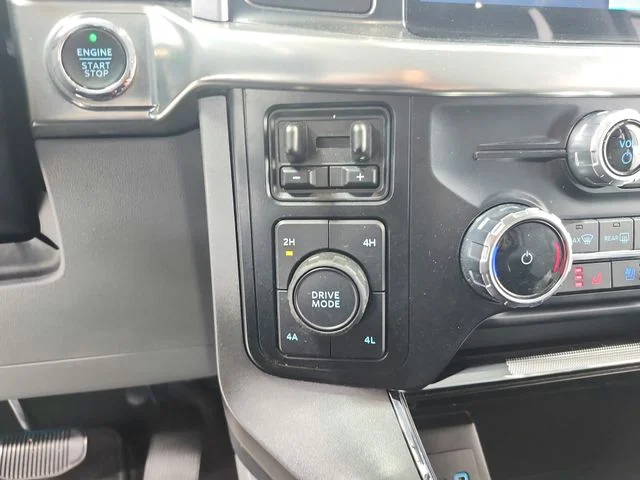 Used 2023 White Ford Lariat image 32