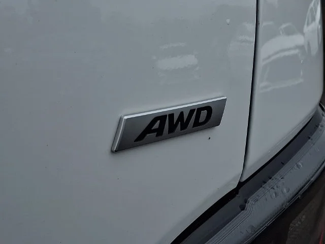 Certified Used 2023 White Hyundai SEL image 31