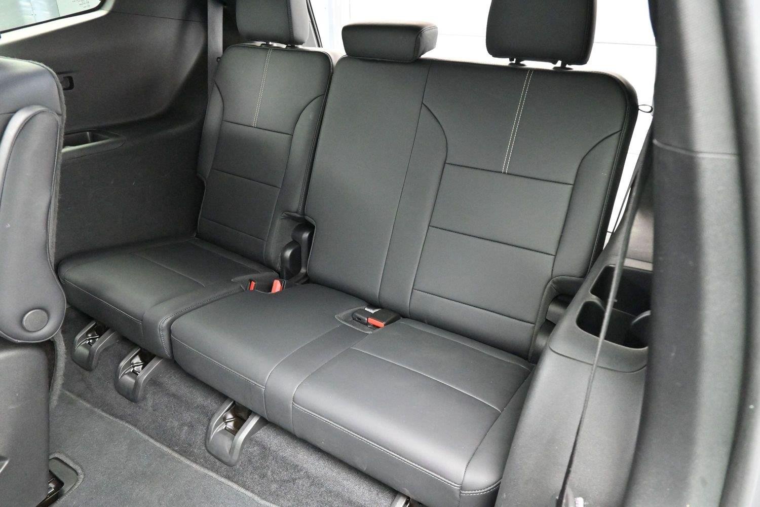 Used 2024 Summit White GMC FWD Elevation image 30