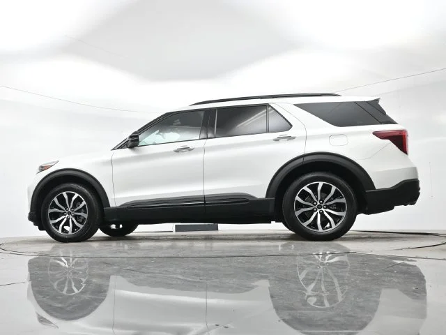 Used 2020 Star White Metallic Tri-coat Ford ST image 27
