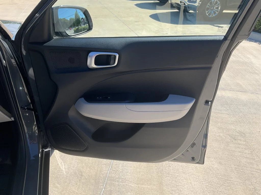 Used 2025 Gray Hyundai SEL image 16