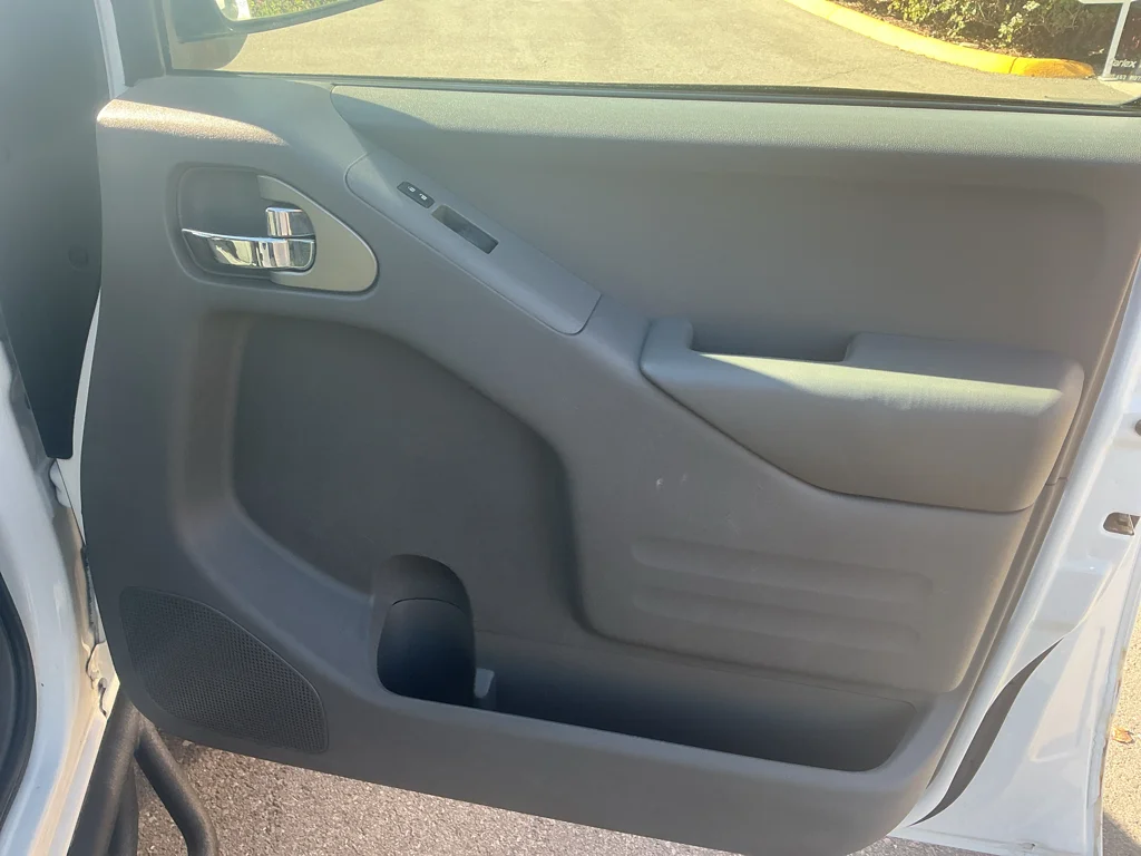 Used 2016 Glacier White Nissan SV image 13