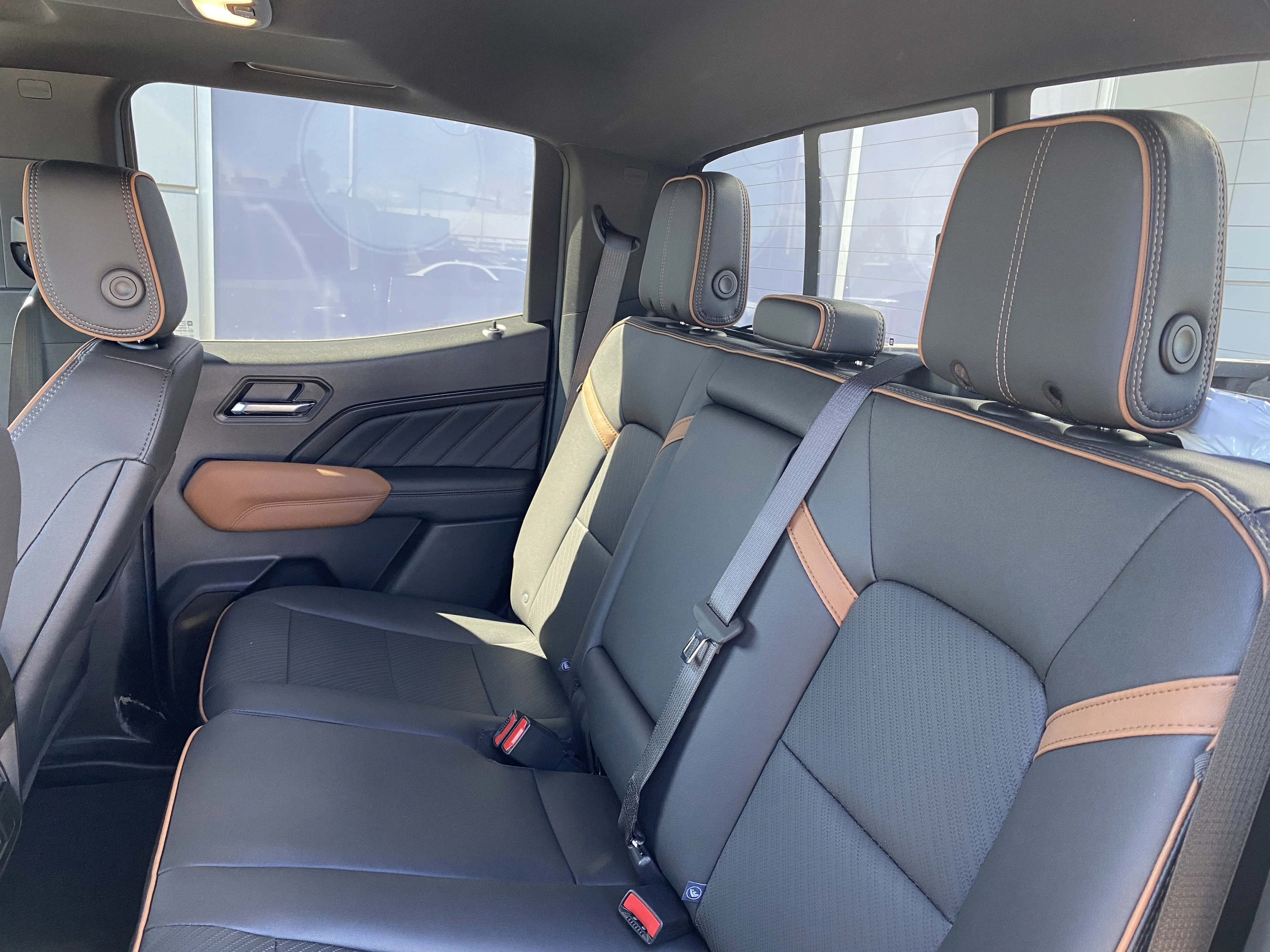 New 2026 STERLING METALLIC GMC 4WD AT4 image 27
