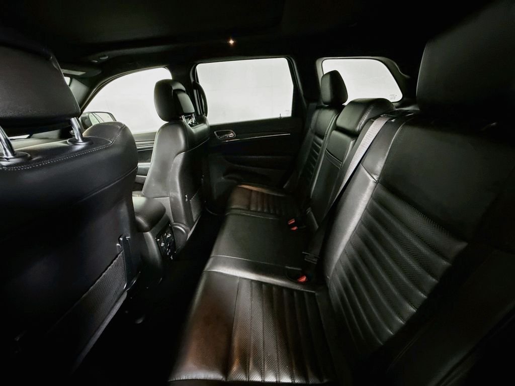 Used 2020 Diamond Black Crystal Pearlcoat Jeep Limited X image 22