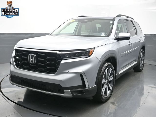 2025 Honda Pilot Touring 2WD's photo