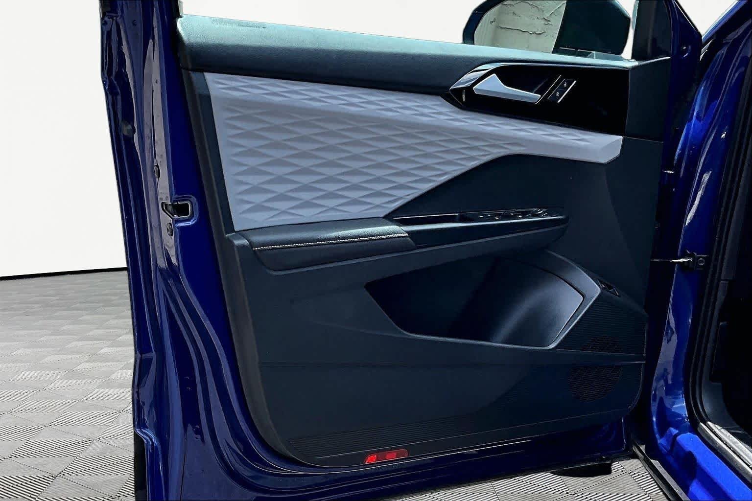 Used 2024 Dusk Blue Metallic Volkswagen S image 22