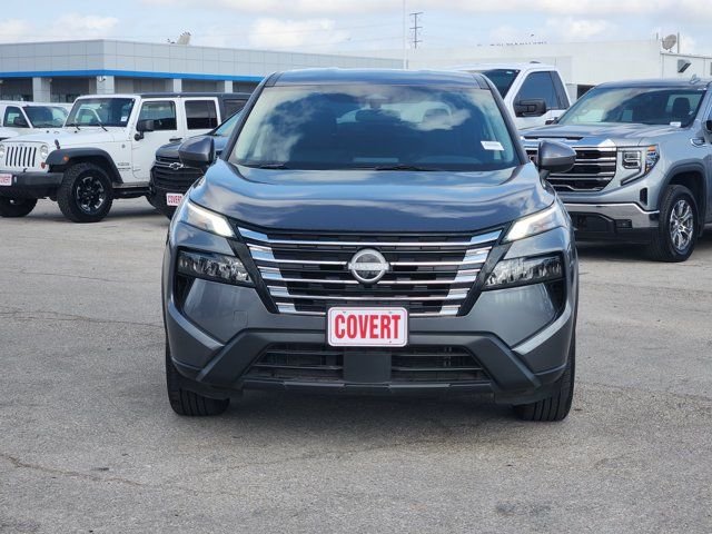 Used 2025 Gray Nissan SV image 2
