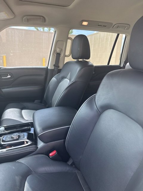 Used 2023 White INFINITI Premium Select image 9