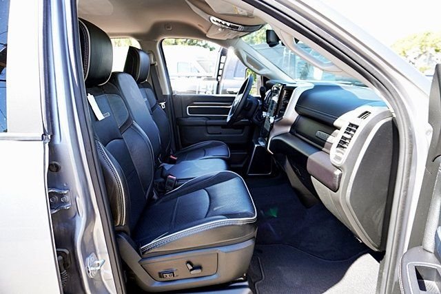 Used 2024 Silver Ram Laramie image 12