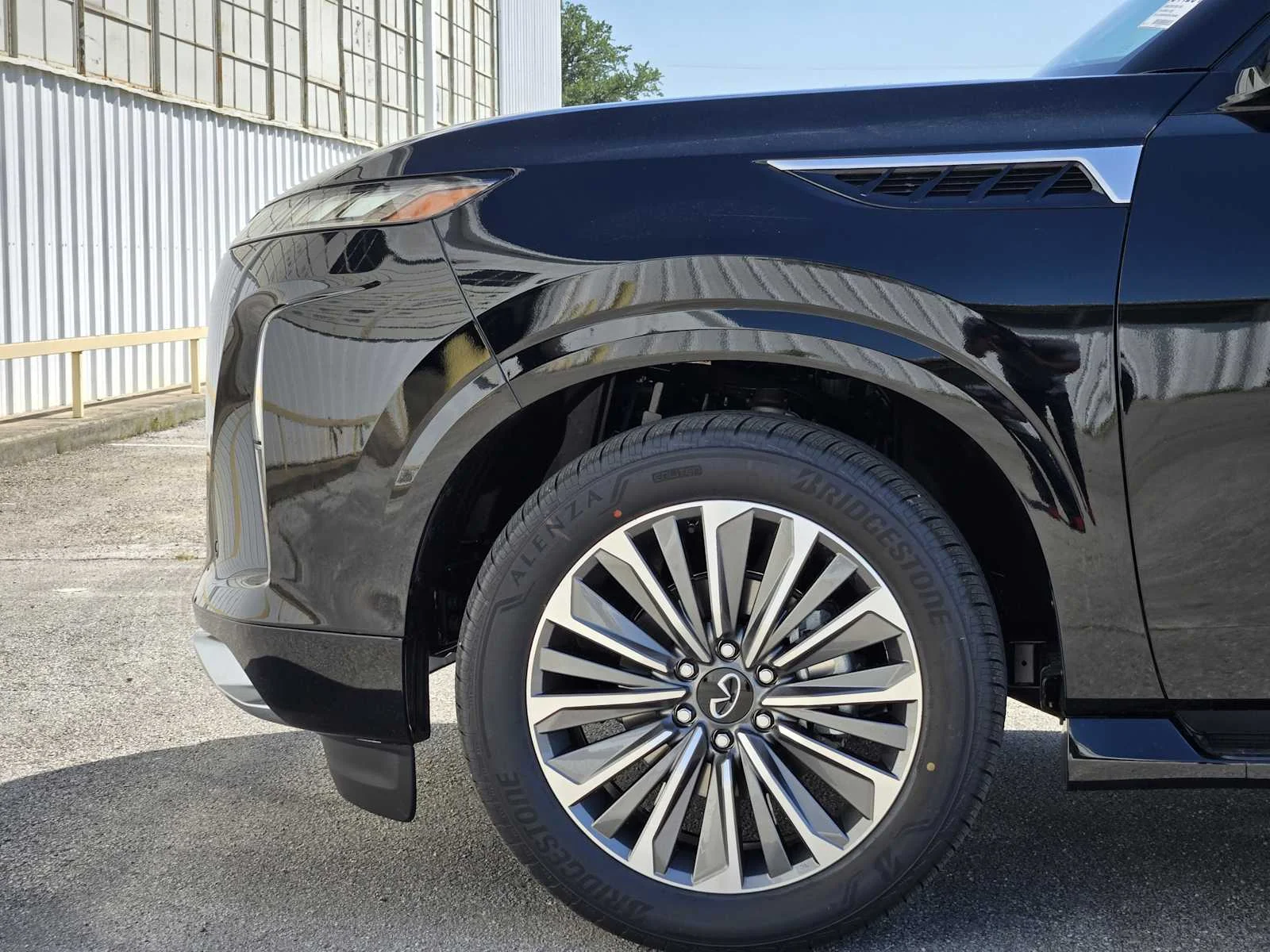 New 2026 BLACK OBSIDIAN INFINITI Luxe 2WD image 6