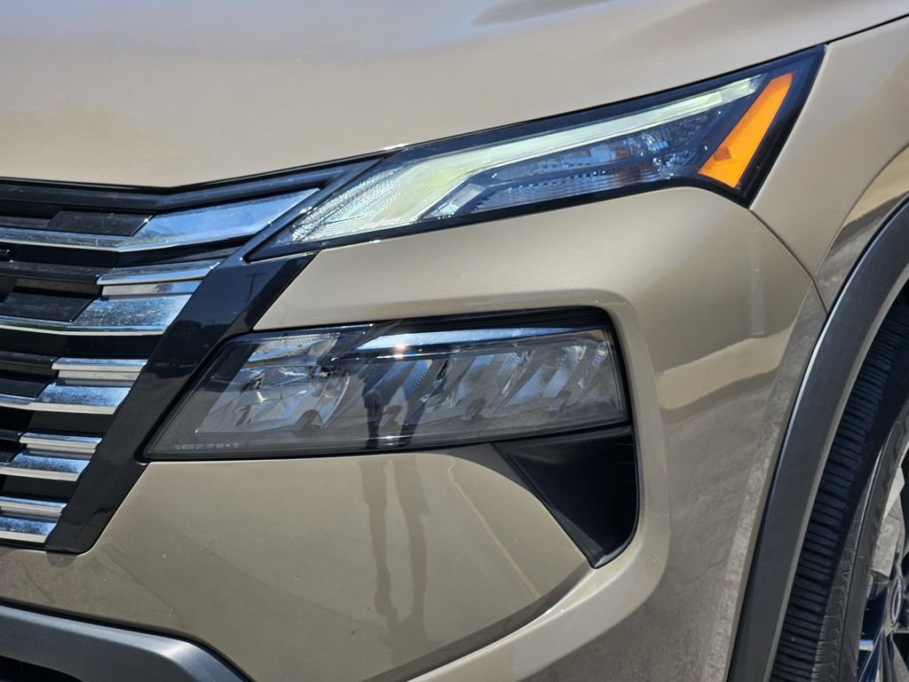 Certified Used 2024  Nissan SV image 8