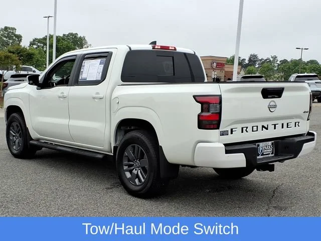 Used 2025 White Nissan Crew Cab SV 4x4 image 33