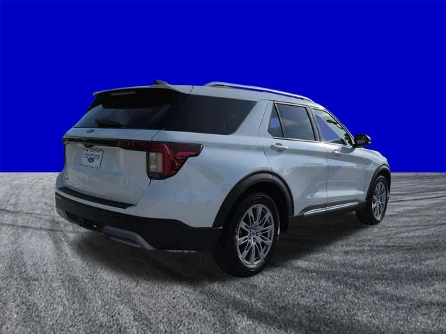 New 2026 Star White Metallic Tri-Coat Ford Platinum™ image 4