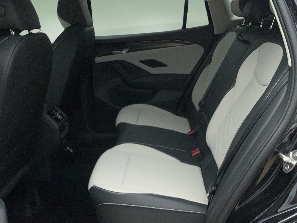 New 2026 Black Volkswagen 2.0T SE image 15