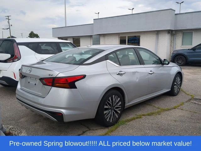 Used 2024 Silver Nissan 2.5 SV image 4