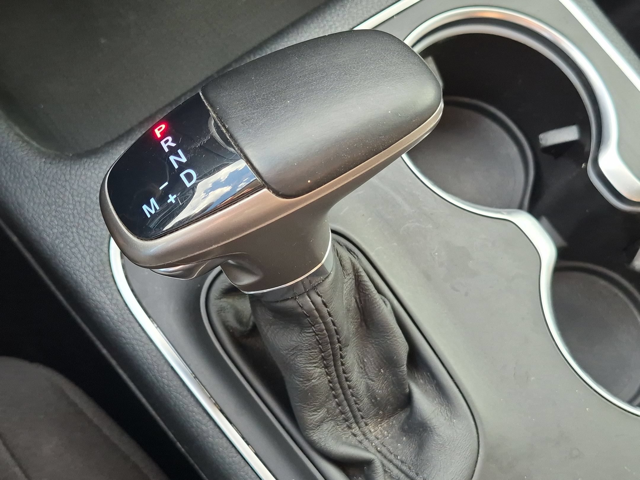 Used 2019 Billet Clearcoat Dodge SXT image 25