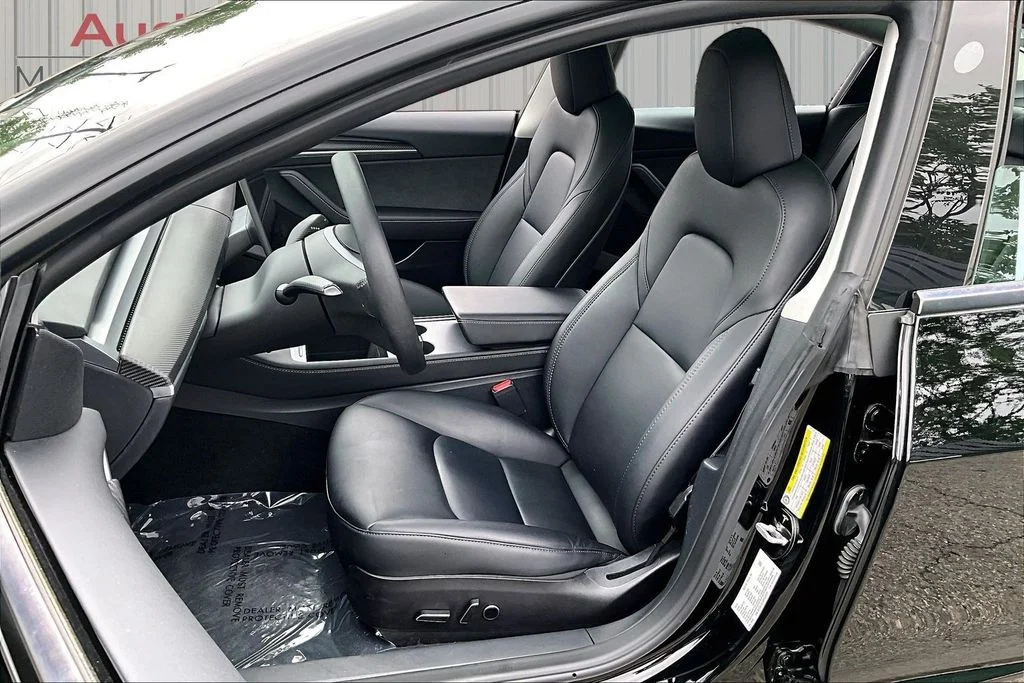 Used 2023  Tesla Performance image 21