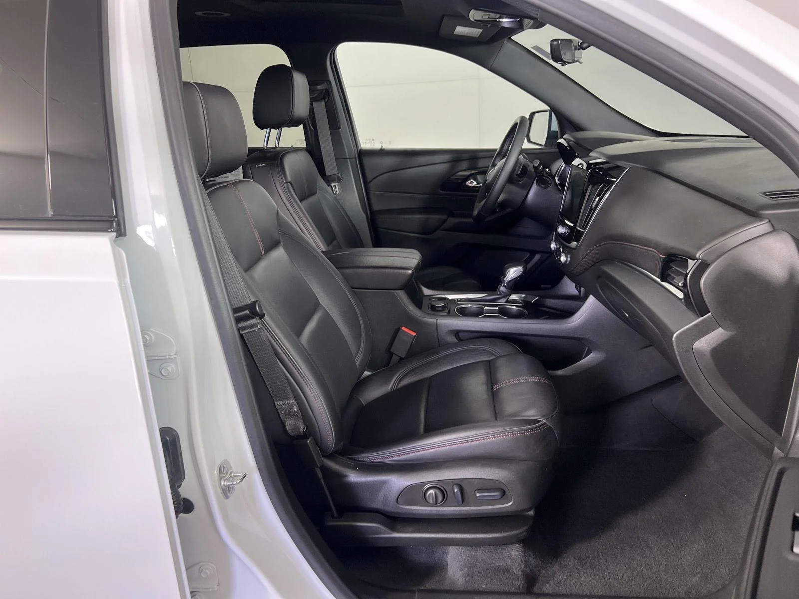 Used 2024 Summit White Chevrolet RS image 30