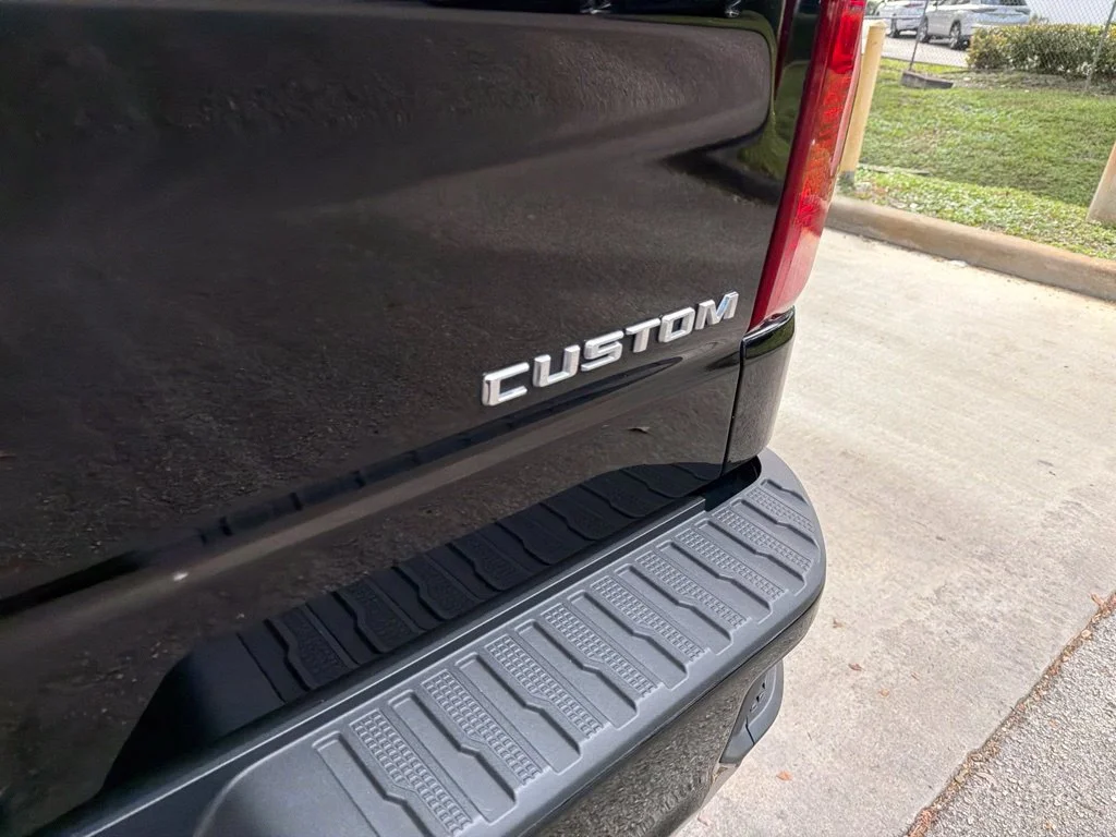 Used 2023 Black Chevrolet Custom image 21