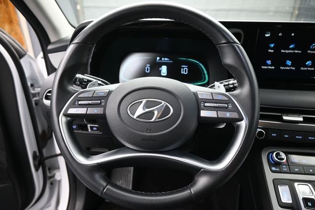 Used 2025 White Hyundai SEL image 32