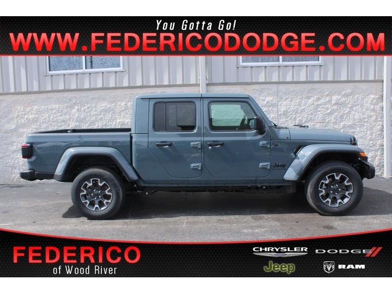 New 2026 Anvil Clear-Coat Exterior Paint Jeep Sahara 4x4 image 1