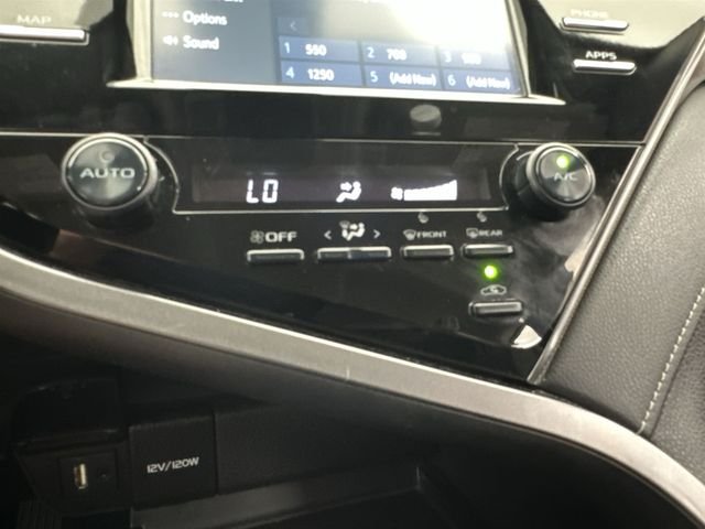 Used 2019 White Toyota SE image 24