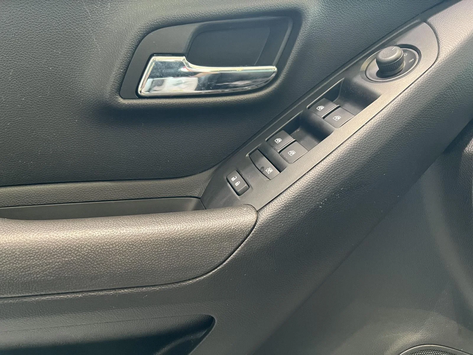 Used 2020 Summit White Chevrolet LS image 34