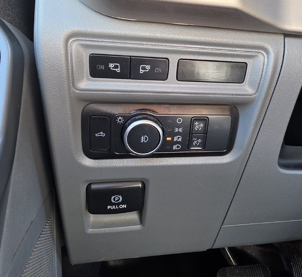 Used 2021 Oxford White Ford XLT image 14