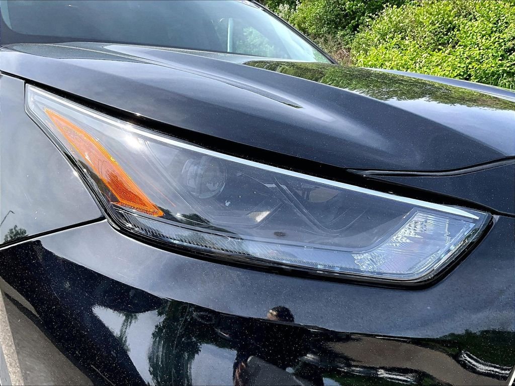 Used 2023 Black Toyota XLE image 33