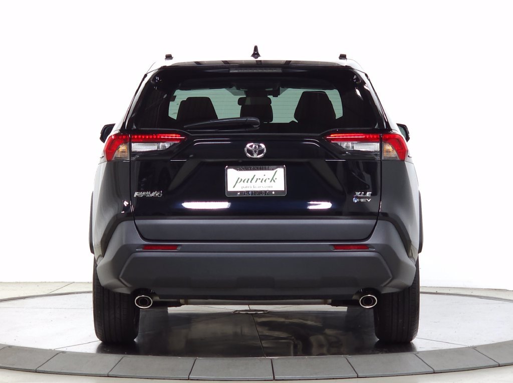 Used 2025 Black Toyota XLE Premium image 4